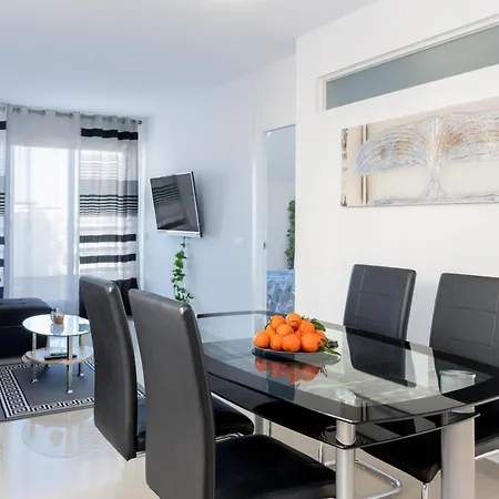 Apartment Victoria Sunny Flat With Sea And Pool View